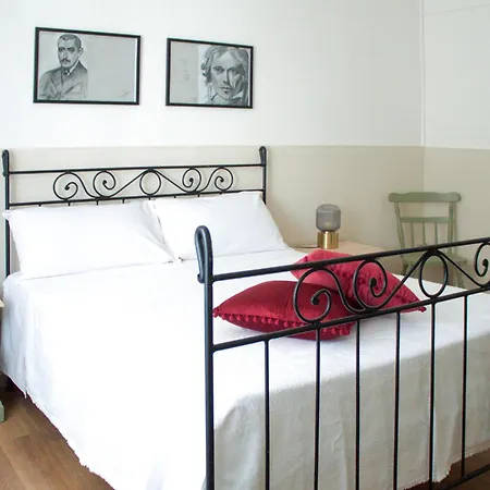 Iron-bridge House, Elegant Bay Front Apartamento *