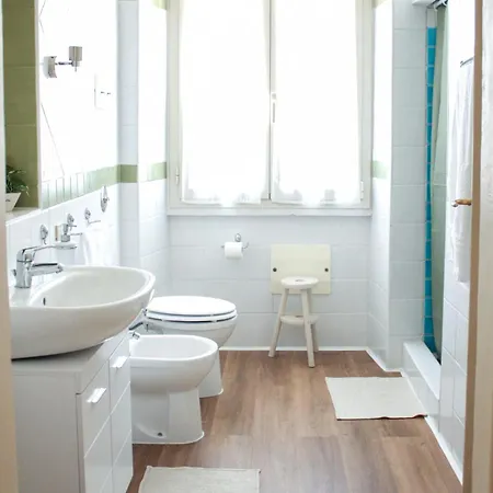 Iron-bridge House, Elegant Bay Front *