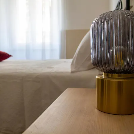 Iron-bridge House, Elegant Bay Front Apartamento