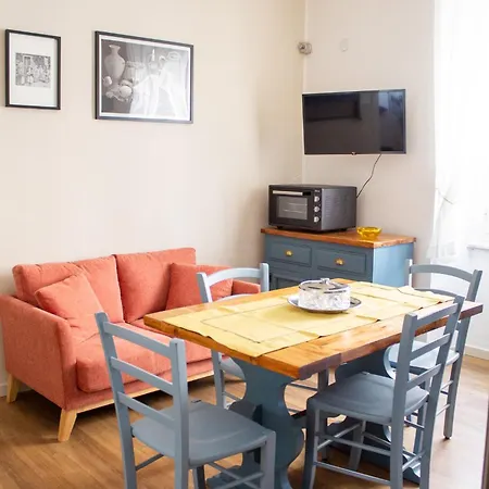 Iron-bridge House, Elegant Bay Front Apartamento