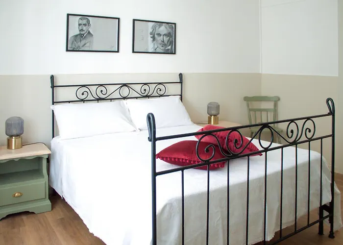 Iron-bridge House, Elegant Bay Front Apartament *