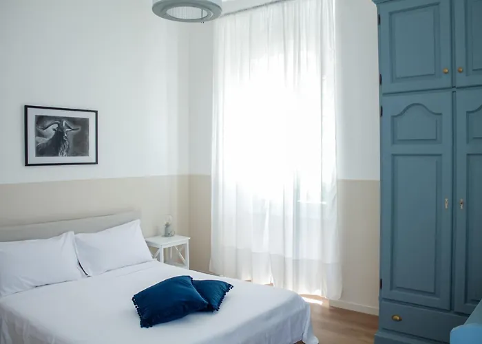 Iron-bridge House, Elegant Bay Front