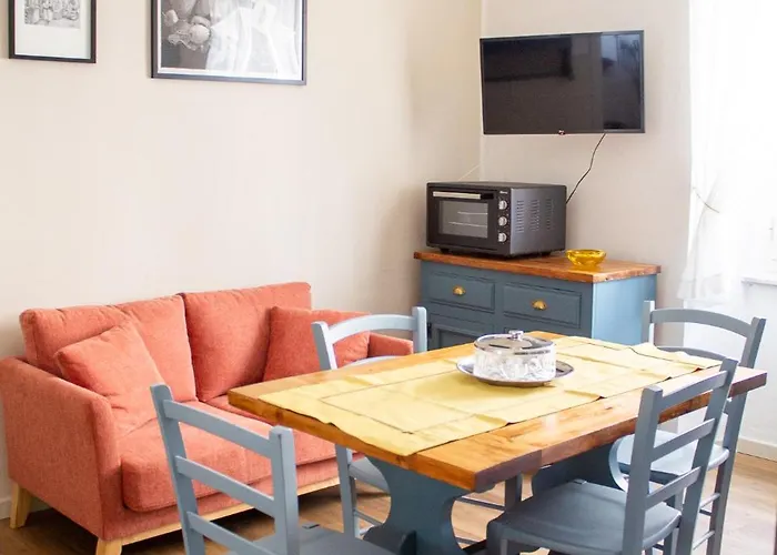 Iron-bridge House, Elegant Bay Front Apartament